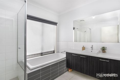 5 Ciliata St, Cranbourne North, VIC 3977