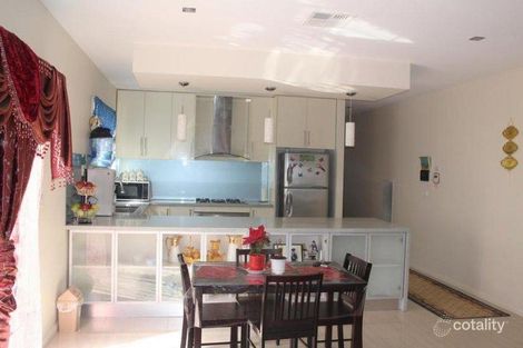 Property photo of 28 Biltmore Crescent Roxburgh Park VIC 3064
