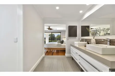 Property photo of 73 Hooker Boulevard Broadbeach Waters QLD 4218