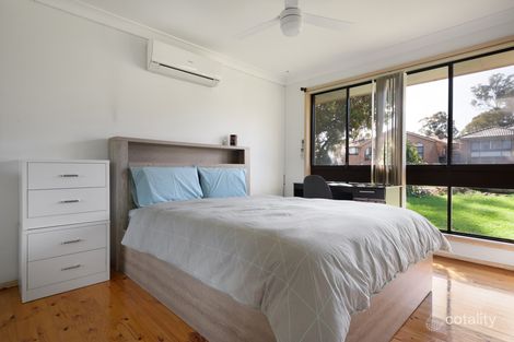 Property photo of 3 Honeyeater Place Ingleburn NSW 2565