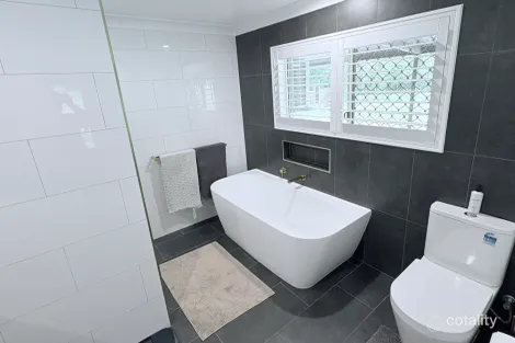 Property photo of 302A Mount Gardiner Road Bemerside QLD 4850