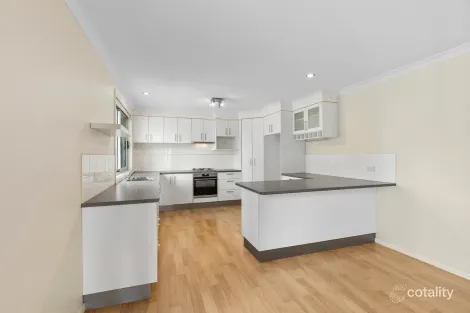 Property photo of 28 Lewana Close Lilli Pilli NSW 2536