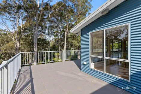 Property photo of 28 Lewana Close Lilli Pilli NSW 2536