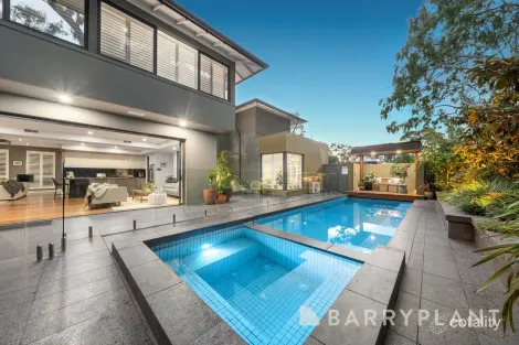 Property photo of 94 Springthorpe Boulevard Macleod VIC 3085