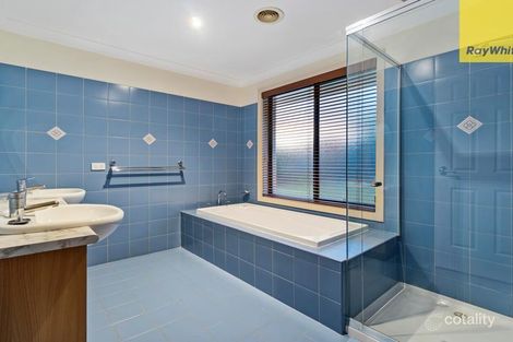 Property photo of 1 Clifton Court Taylors Lakes VIC 3038