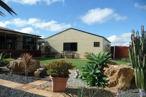 17 Hillview Pde, Kingaroy, QLD 4610