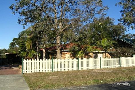 2 Dale Ave, Chain Valley Bay, NSW 2259