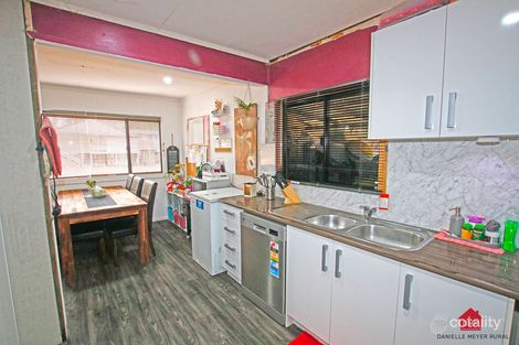 Property photo of 32 Alma Vale Road Eidsvold QLD 4627