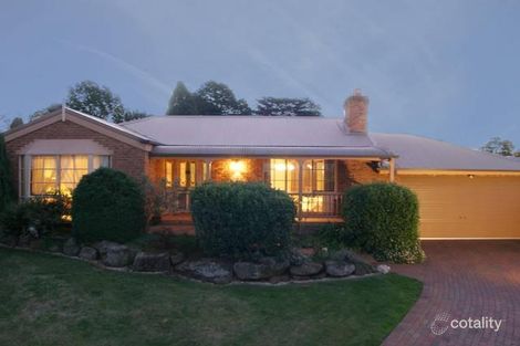 Property photo of 11 McKay Close Berwick VIC 3806