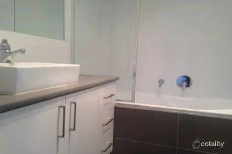 Property photo of 2/49 Andrew Road St Albans VIC 3021
