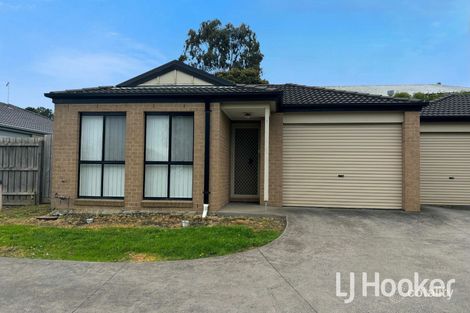 Property photo of 1/4 McClenaghan Place Pakenham VIC 3810