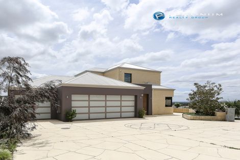 15 Sunnyhurst Rd, Landsdale, WA 6065