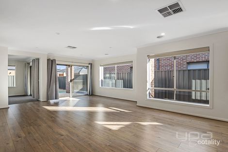 Property photo of 50 Azadi Crescent Strathtulloh VIC 3338