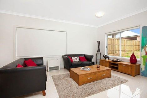 Property photo of 22 Wingello Crescent Tullimbar NSW 2527