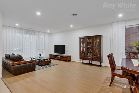 Property photo of 17 Dresden Drive Waterways VIC 3195