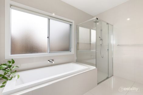 Property photo of 11 Rathdowne Court Urraween QLD 4655