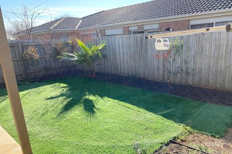 Property photo of 1/2 Lilly Pilly Close Werribee VIC 3030