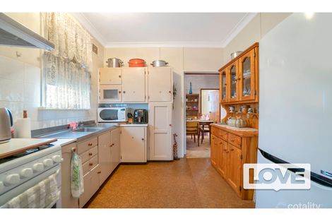Property photo of 23 Tobruk Crescent Shortland NSW 2307