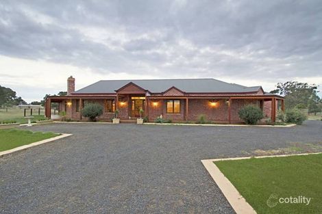36 Strathtulloh Cct, Strathtulloh, VIC 3338