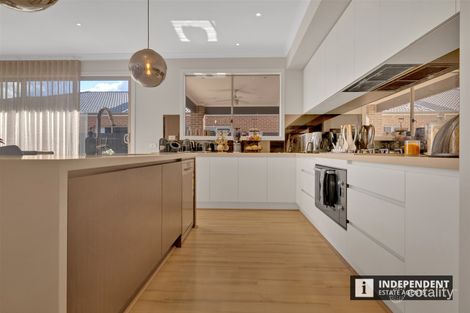 Property photo of 28 Mandurah Crescent Harkness VIC 3337