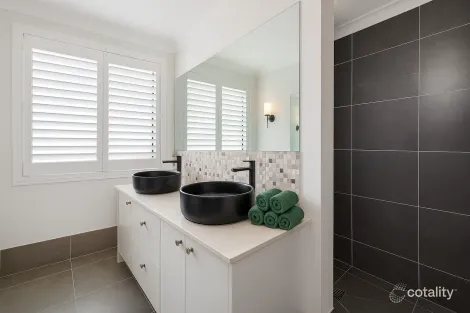 Property photo of 8 Bent Street Toowong QLD 4066