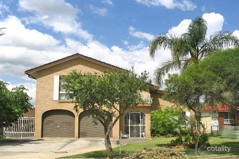2 Willmot St, Bossley Park, NSW 2176
