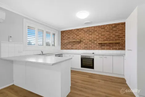 Property photo of 1/18 Baker Drive Tenambit NSW 2323