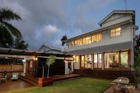 Property photo of 12 Wynnum Road Norman Park QLD 4170