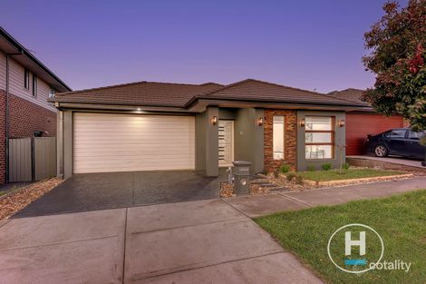Property photo of 18 Clopton Rise Craigieburn VIC 3064