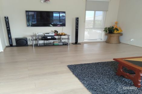 Property photo of 15 Tekarra Drive Hampton Park VIC 3976