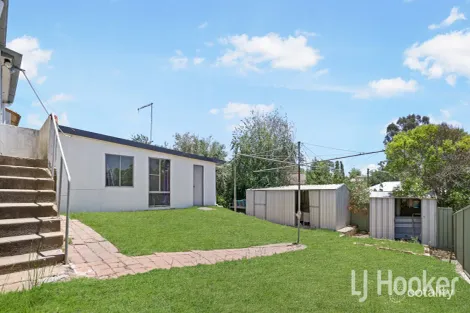 17 Moresby Way, West Bathurst, NSW 2795