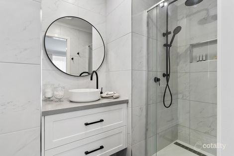 Property photo of 5 Arthur Court Skye VIC 3977