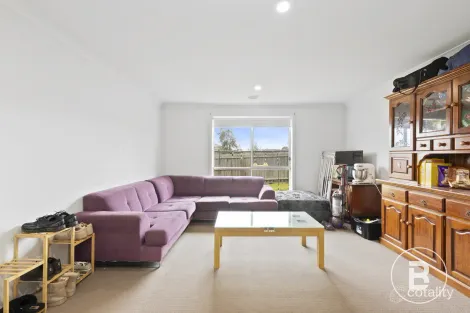 Property photo of 24 Dante Crescent Bonshaw VIC 3352