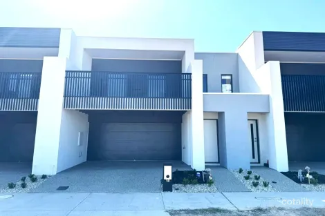 18 Titan Dr, Clyde North, VIC 3978