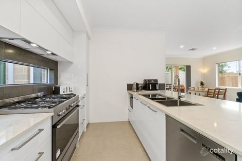 Property photo of 9A Lyrebird Way Thornlie WA 6108