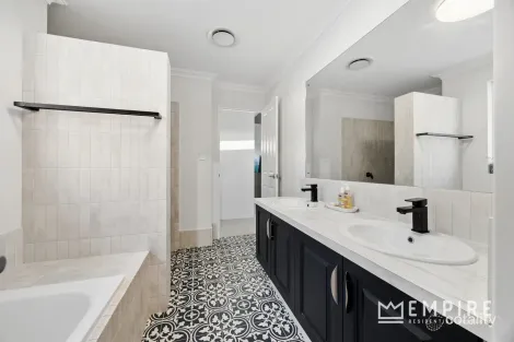 Property photo of 4A Warren Street Beaconsfield WA 6162
