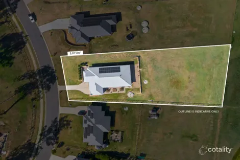 Property photo of 10 Lakesfront Place Hatton Vale QLD 4341