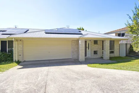 Property photo of 2/18 Aldgate Crescent Pacific Pines QLD 4211