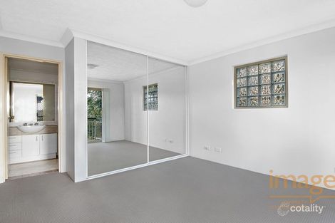 Property photo of 2/52 Kitchener Street Coorparoo QLD 4151