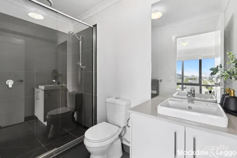 Property photo of 14 Dawson Street Thornhill Park VIC 3335