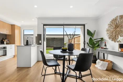 Property photo of 14 Dawson Street Thornhill Park VIC 3335