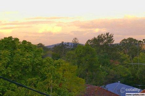 Property photo of 10 Crag Road Taringa QLD 4068