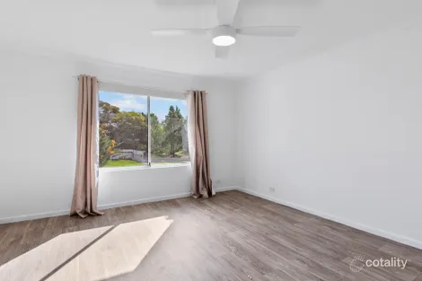 Property photo of 36 Amberleigh Close Christie Downs SA 5164