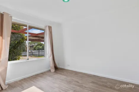 Property photo of 36 Amberleigh Close Christie Downs SA 5164