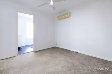 Property photo of 2/143 Cotlew Street Ashmore QLD 4214