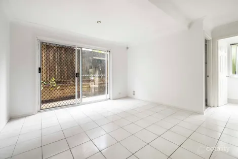 Property photo of 2/143 Cotlew Street Ashmore QLD 4214