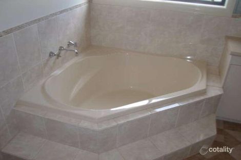 Property photo of 8 Lisbon Circuit Orange NSW 2800