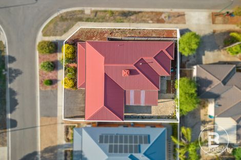 Property photo of 22 Kooringal Drive Eaglehawk VIC 3556