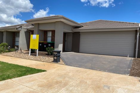 Property photo of 8 Staccato Terrace Strathtulloh VIC 3338