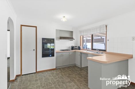 Property photo of 3 Olympic Avenue Mount Clear VIC 3350